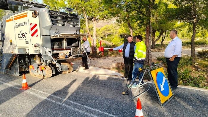 Αχαρνές: Εκτεταμένες εργασίες ασφαλτόστρωσης και διαγράμμισης από την Περιφέρεια Αττικής στη Λ. Πάρνηθας