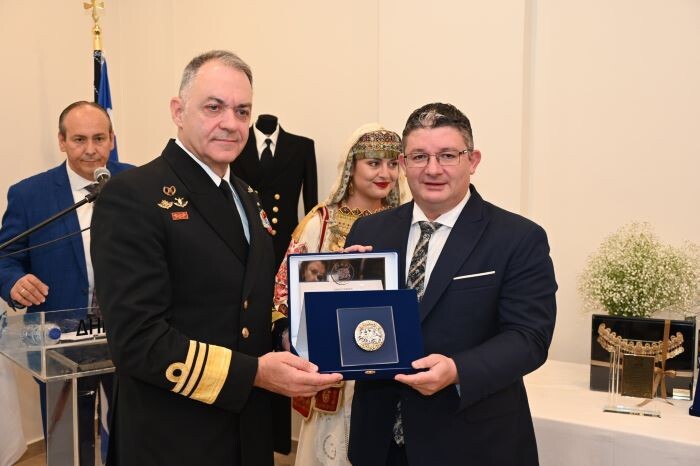 Οι Αχαρνές τίμησαν τον μοναδικό Μενιδιάτη στην ιστορία της πόλης που κατάφερε να αναδειχθεί στην ύψιστη στρατιωτική διάκριση του Πολεμικού Ναυτικού