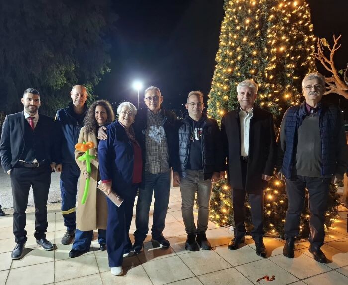 Κορωπί: Με το άναμμα του Χριστουγεννιάτικου δέντρου στο Κίτσι, ξεκίνησαν οι Χριστουγεννιάτικες εκδηλώσεις του Δήμου – anattica