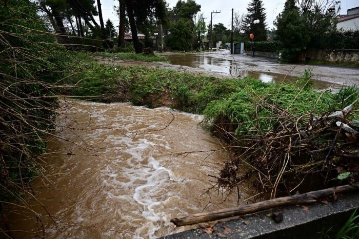 Δήμος Διονύσου: Σοβαρές ζημιές και απεγκλωβισμοί από οχήματα
