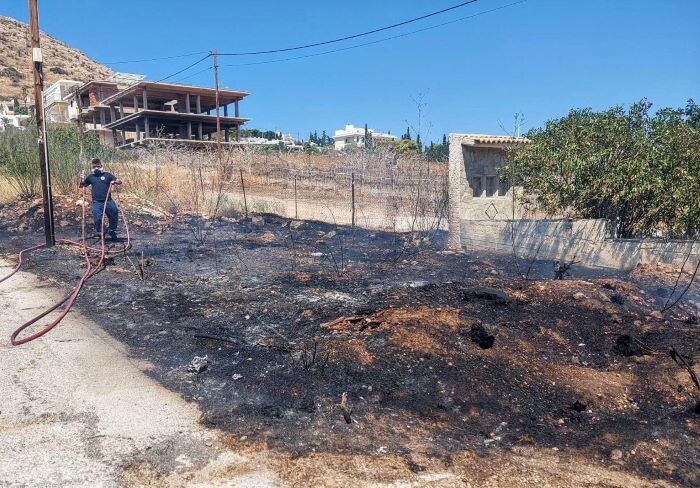 Λαγονήσι: Άμεση κατάσβεση φωτιάς στην οδό Αγίου Δημητρίου
